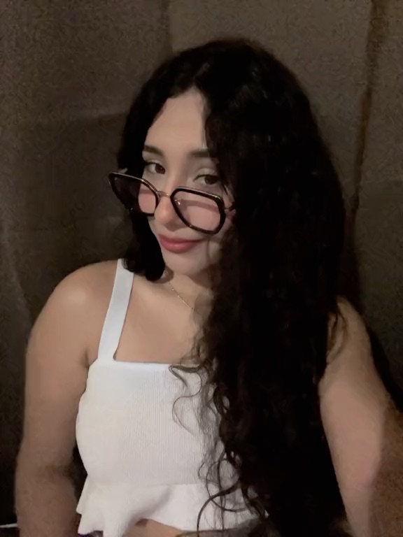 Girl online for video chat — Paula🩷